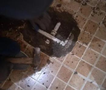 科尔沁左翼后卫生间漏水维修公司为您分享下卫生间渗水如何处理及注意事项